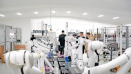 Final assembly in Metzingen: At Neura, mechanics work on intelligent industrial robots.