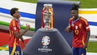 Lamine Yamal (left) at 17 years old and Nico Williams at 22 years old: They win the European Championship with Spain.