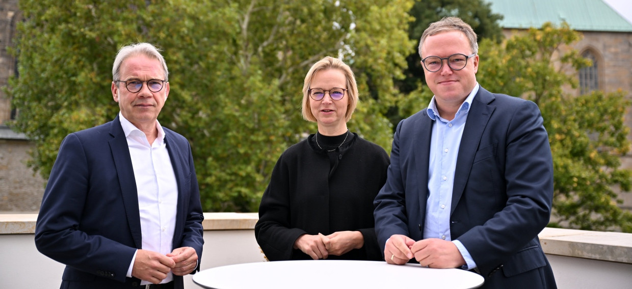 The Thuringian SPD chairman Georg Maier, the BSW parliamentary group leader Katja Wolf and the CDU chairman Mario Voigt after exploratory talks in downtown Erfurt