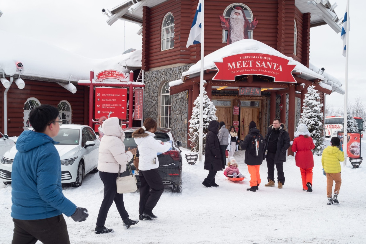 Insider tip: If Santa Claus himself is too busy, you can also visit his wife in the “Santa Claus Village”.