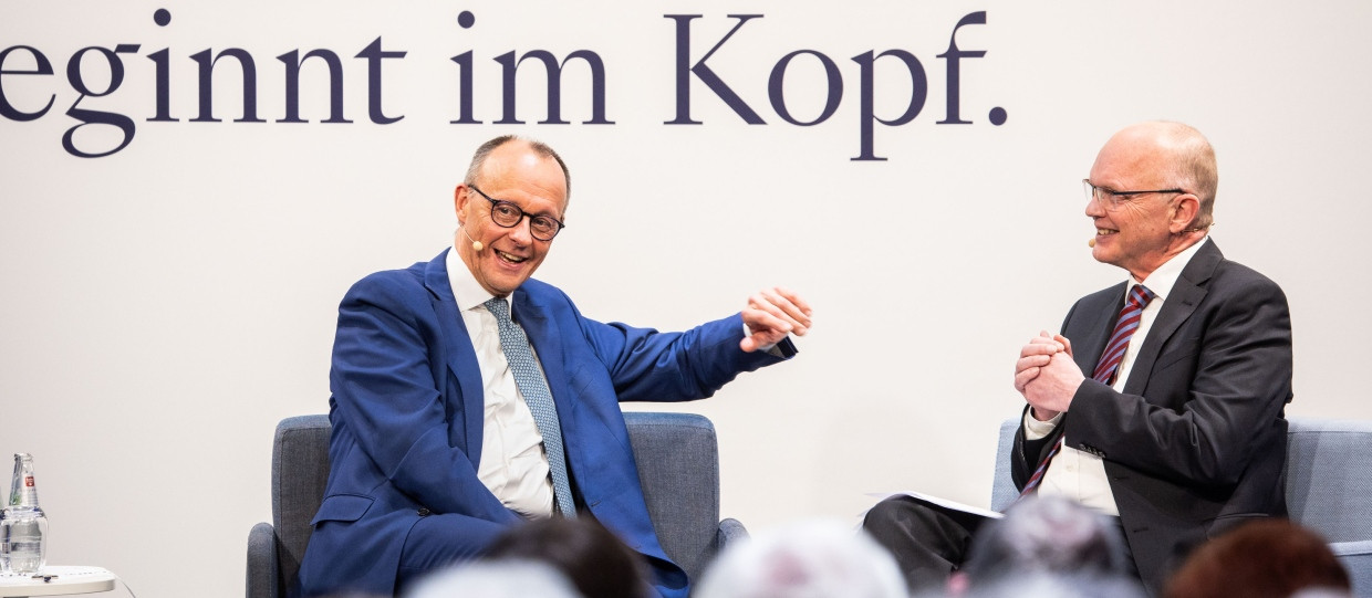 Chancellor candidate Friedrich Merz (CDU) in conversation with FAZ domestic policy chief Jasper von Altenbockum and readers of the newspaper