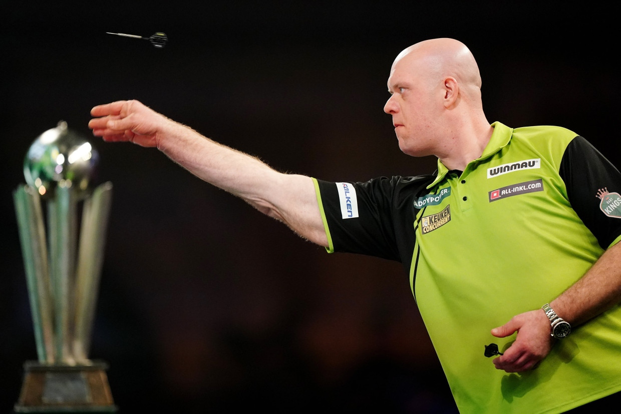 Michael van Gerwen in Aktion beim Finale der Paddy Power World Darts Championship.