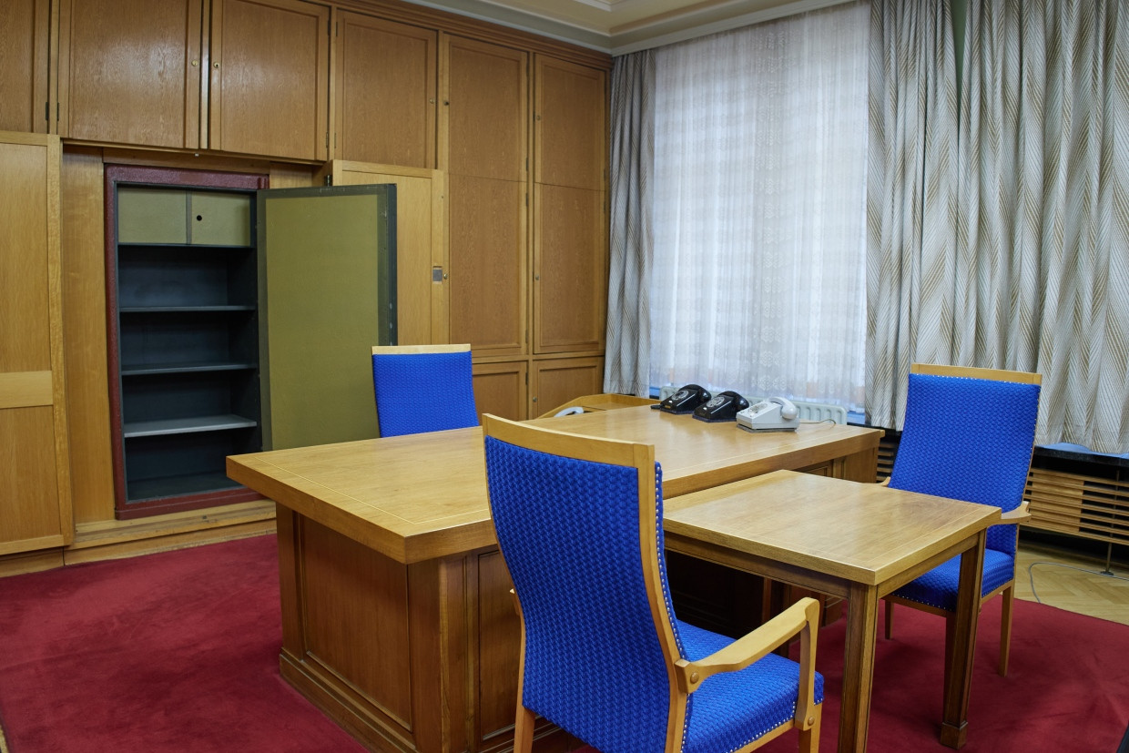 Dictatorship of the no citizens: View of Erich Mielke's office, former Minister for State Security in the GDR, in the former Stasi headquarters