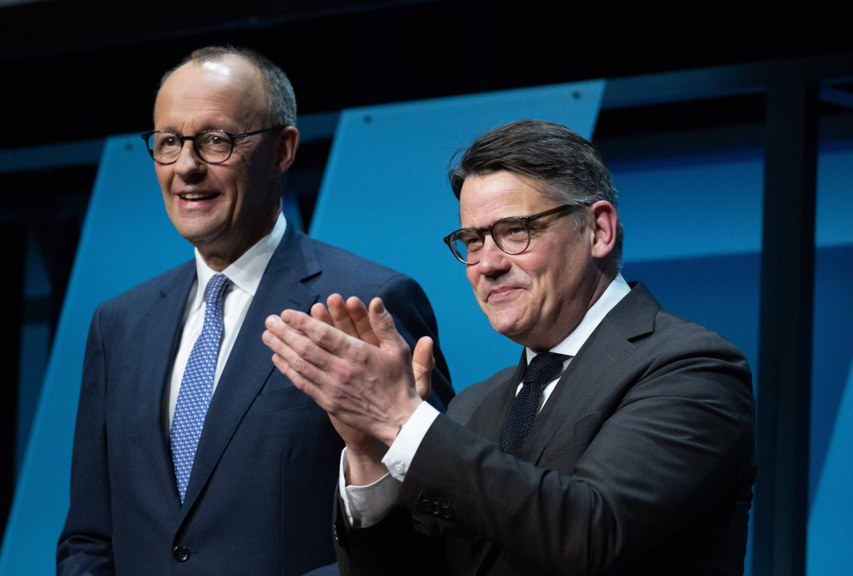 Haben sich gegenseitig in ihren Wahlkämpfen unterstützt: Friedrich Merz und Boris Rhein, Ministerpräsident von Hessen (l.)