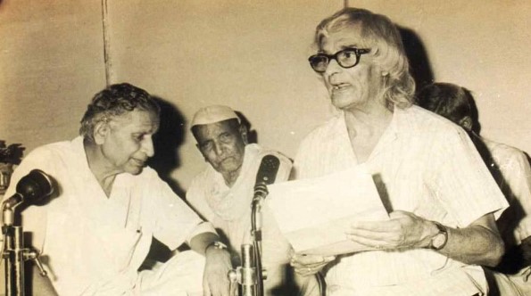 Sumitranandan Pant during a Kavi Sammelan