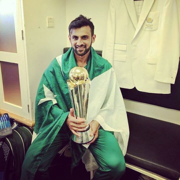 Shoaib Malik with Champions Trophy 2017