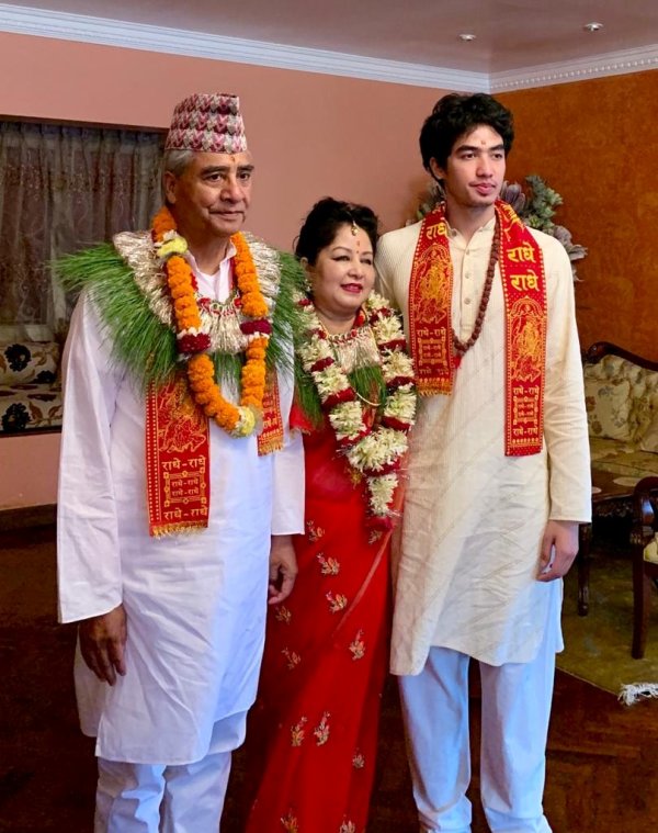 Sher Bahadur Deuba (extreme left) with his wife Arzu Singh Deuba and son Jaiveer Singh Deuba