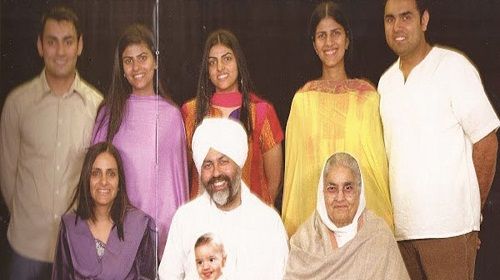 Satguru Mata Sudiksha with her parents, sisters, and brothers-in-law
