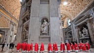 In St. Peter's Basilica: German bishops during the ad limina visit.