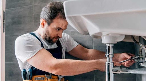 14 Tools a Professional Plumber Must Carry
