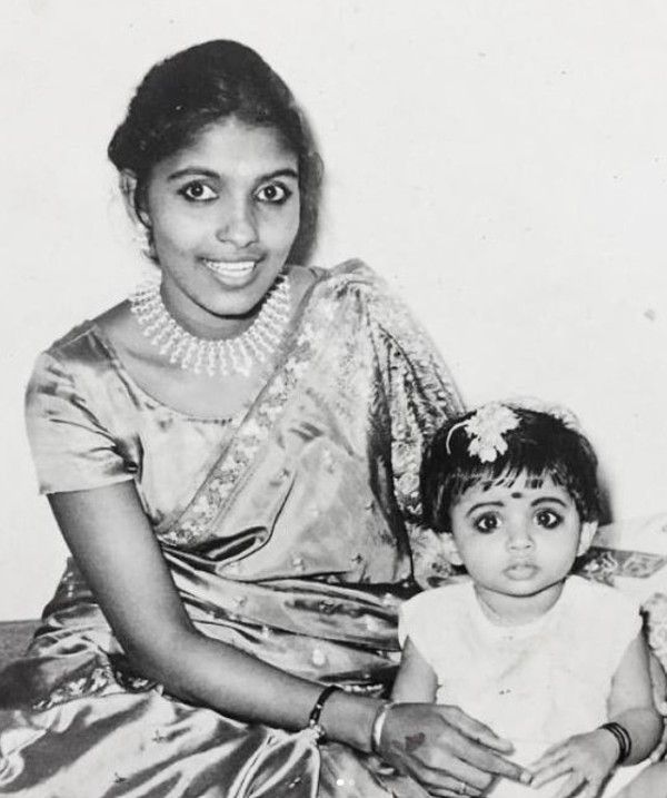 Nadiya Moidu with her mother in her childhood
