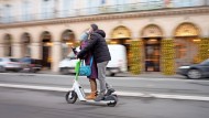 Controversial: Driving electric scooters should also be more heavily regulated in Paris.