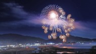 In Japan, like here in Iwate Prefecture, great importance is attached to the artistic effects of fireworks, because the admiration of fleeting beauty is deeply rooted in culture.