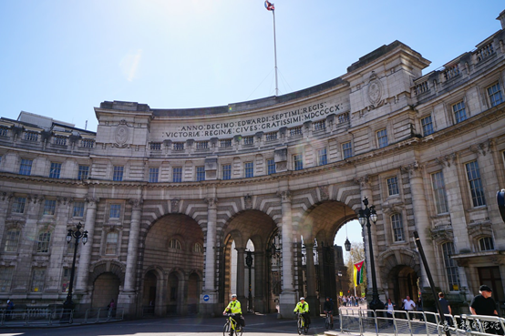 Buckingham Palace Trafalgar Square