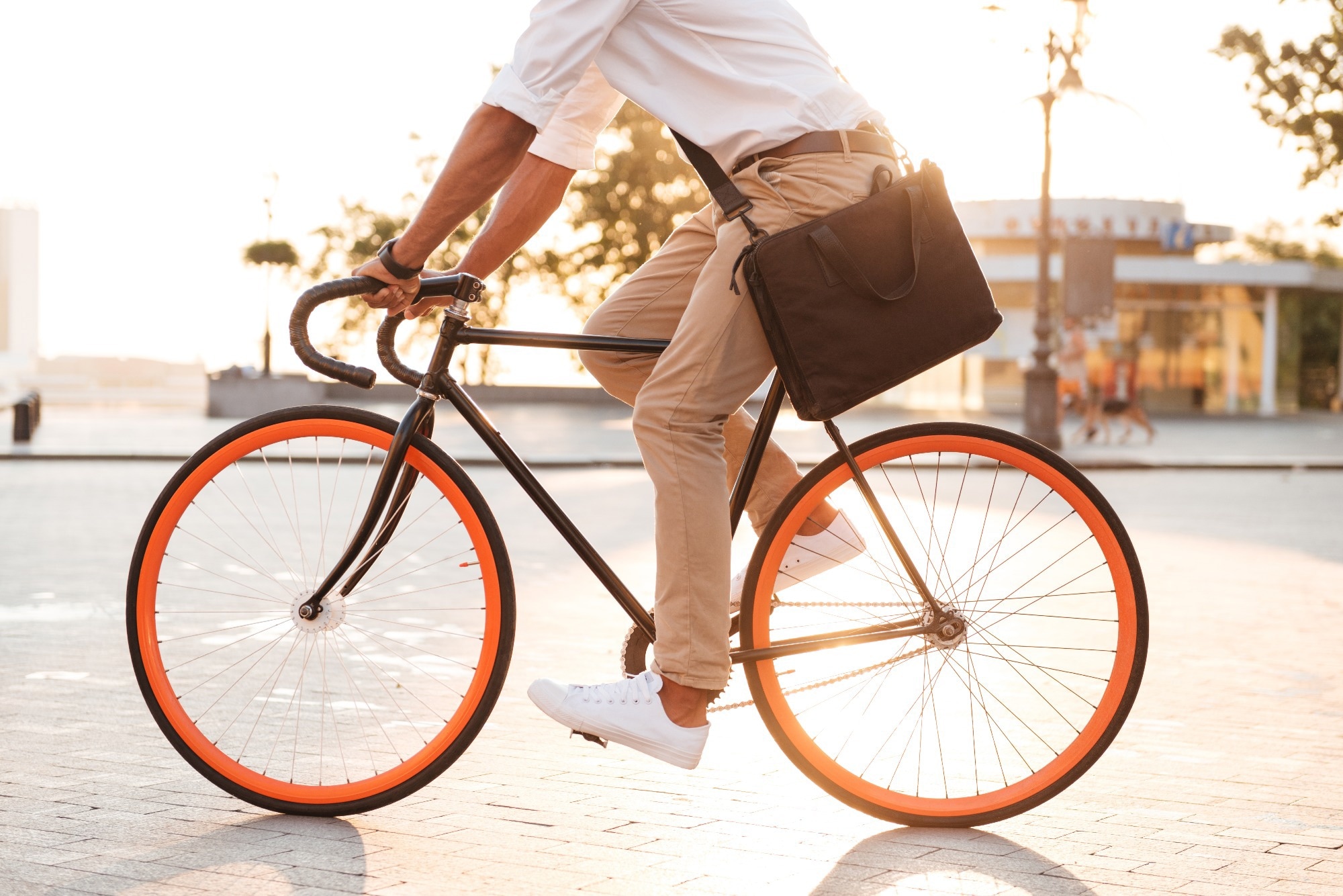 Study: The association between commuting and cardiovascular disease: A biomarker-based analysis of cross-sectional cohort data from the UK Biobank. Image Credit: Dean Dobot / Shutterstock.com