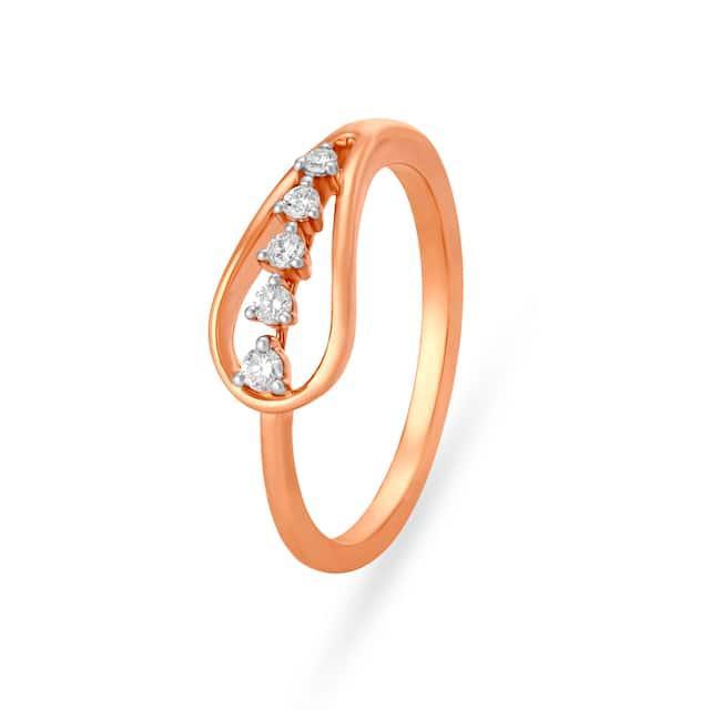 A gold ring with diamonds

Description automatically generated with medium confidence