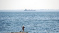 Ein türkischer Frachter verlässt den Hafen von Odessa in der Südukraine.