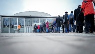 Stehen Schlange: Gründungsmitglieder Ende Januar beim ersten Bundesparteitag der Wagenknecht-Partei