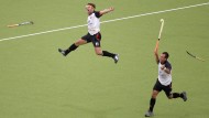 Weltmeister nach getaner Arbeit: Die deutschen Hockey-Spieler nach Abpfiff des WM-Endspiels 2006